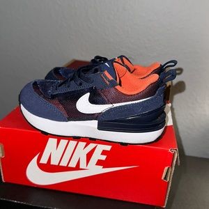 Worn once , toddlers Nike sneakers